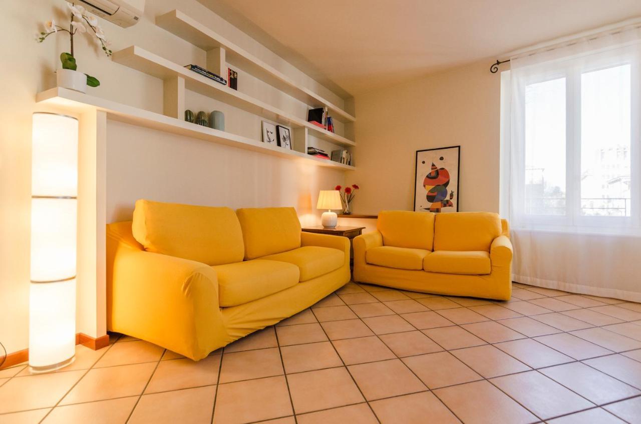 Flat 13: Elegante E Luminoso Con Terrazzo Privato Apartment Bologna Ngoại thất bức ảnh