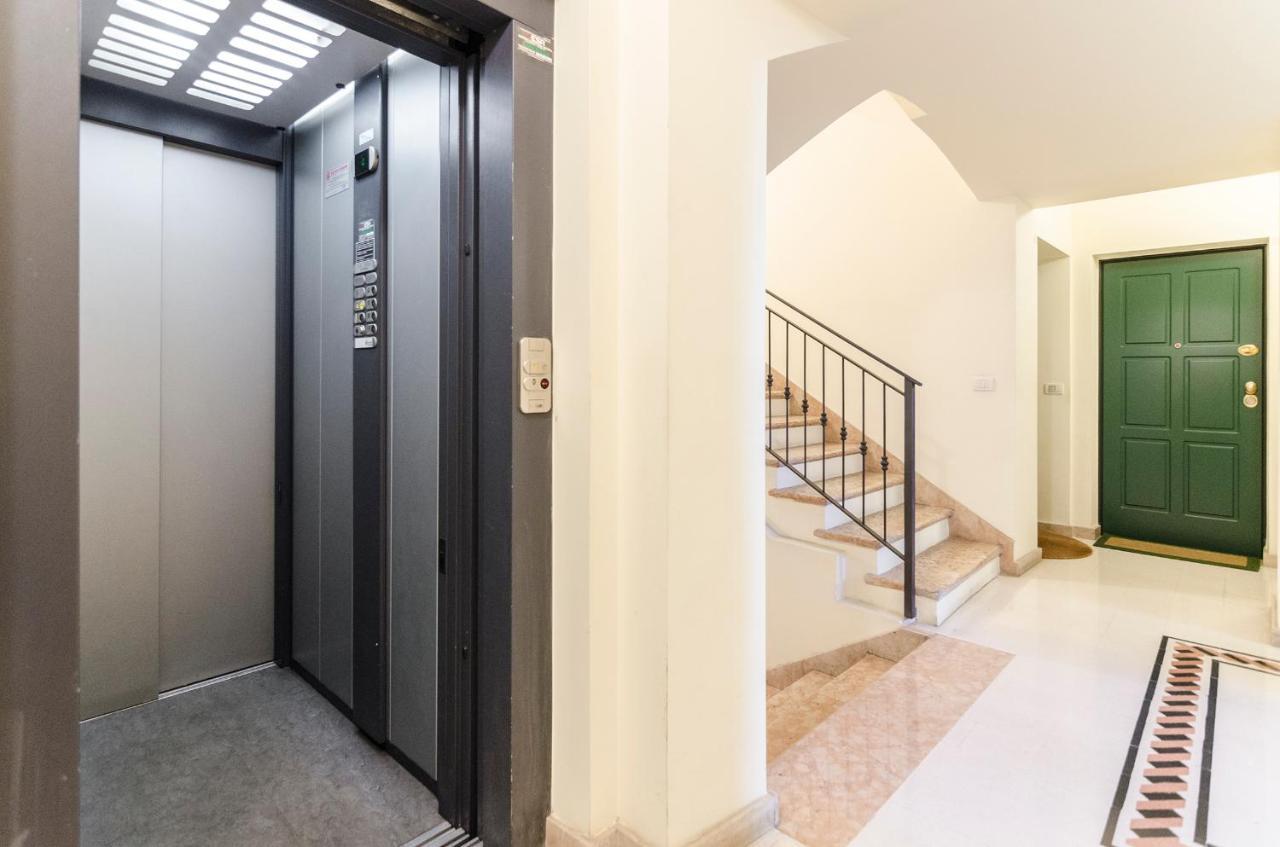 Flat 13: Elegante E Luminoso Con Terrazzo Privato Apartment Bologna Ngoại thất bức ảnh