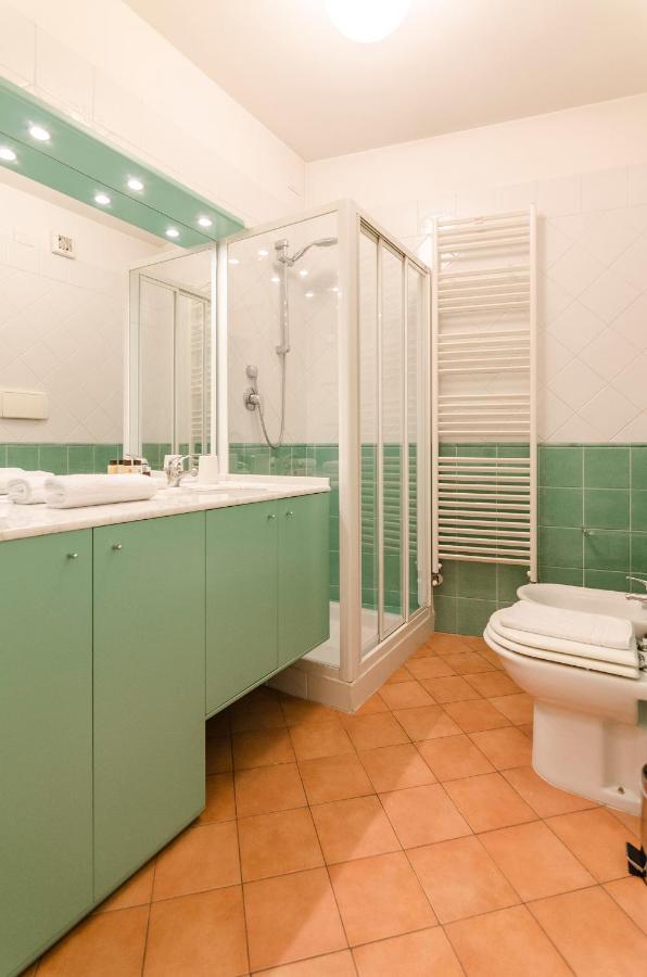 Flat 13: Elegante E Luminoso Con Terrazzo Privato Apartment Bologna Ngoại thất bức ảnh