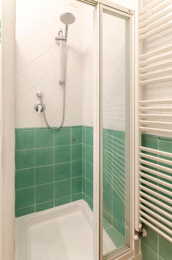 Flat 13: Elegante E Luminoso Con Terrazzo Privato Apartment Bologna Ngoại thất bức ảnh