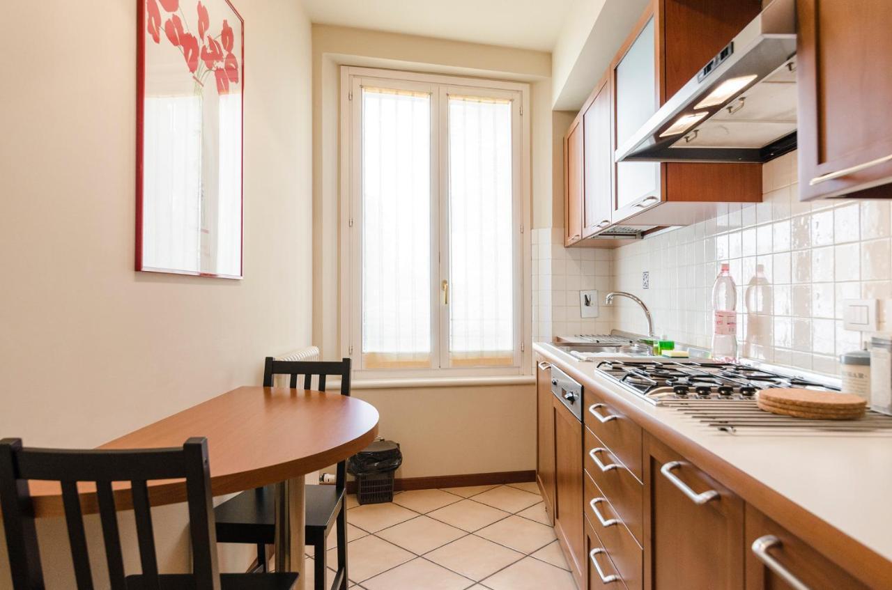 Flat 13: Elegante E Luminoso Con Terrazzo Privato Apartment Bologna Ngoại thất bức ảnh