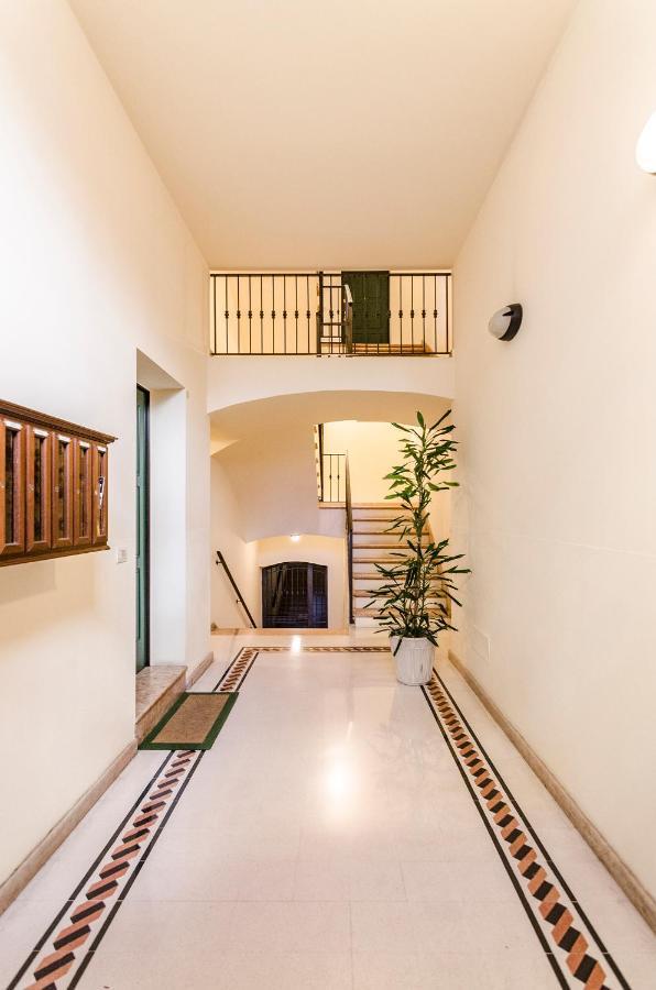 Flat 13: Elegante E Luminoso Con Terrazzo Privato Apartment Bologna Ngoại thất bức ảnh